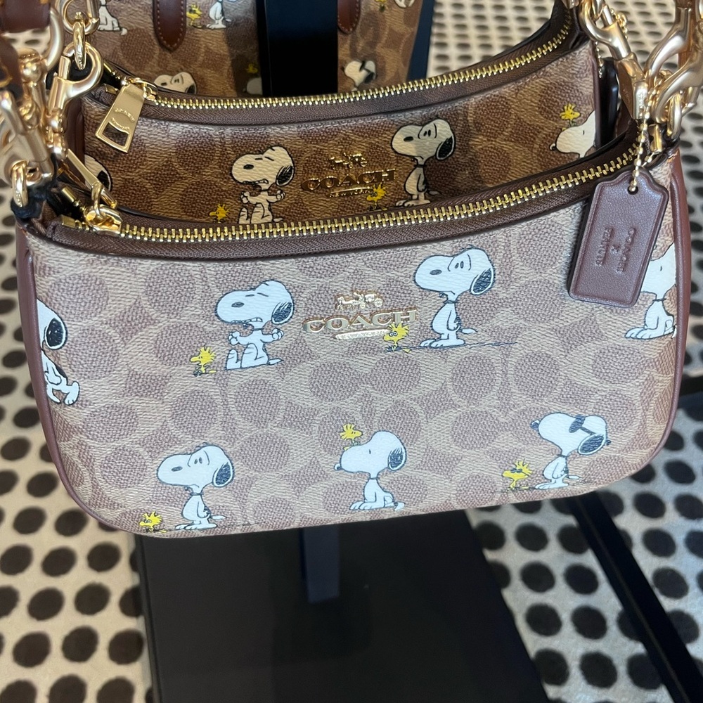 NWT!Coach X Peanuts Teri Shoulder Bag In Signature With Snoopy Print(CBJ88) - Picture 7 of 8
